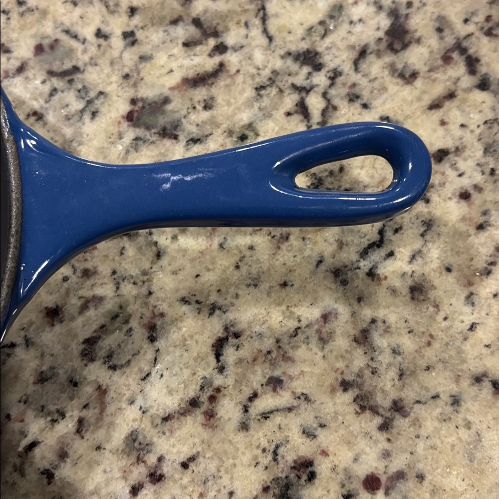 Le Creuset Glissemail Vintage Blue 7 1/2 Inch Double Spout Skillet pre-1990’s - Picture 6 of 9